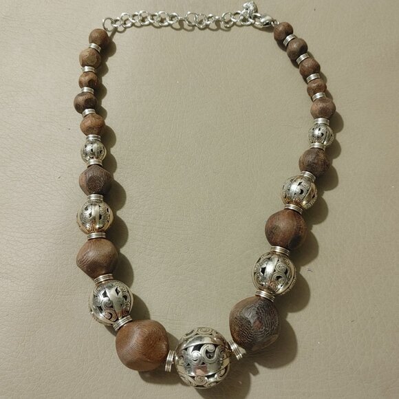 Brighton Kismet Brown Wooden and Silver-Tone Necklace Graduating Bead Chunky 18 - Picture 12 of 12
